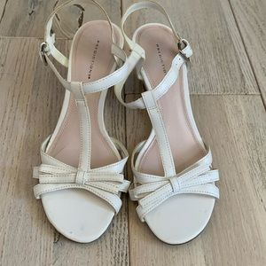 Super Comfy Glossywhite Wedge Heeled Sandals 8
